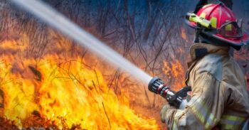 Pompiers face aux feux : l’électrochoc d’un été – Le Regard d’Éric - Agora News Sécurité