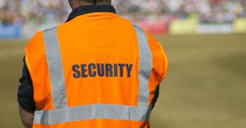 Sécurité dans les stades : oublions le Qatar et passons aux JO 2024 – Le Regard d’Éric de Riedmatten - Agora News Sécurité